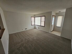 4103 Lowry Ave N, Unit 2 in Minneapolis, MN - Building Photo