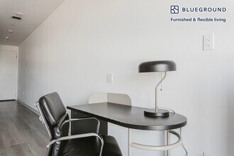 201 The Promenade N-Unit -FL4-ID1262 in Long Beach, CA - Building Photo - Building Photo
