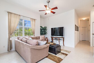 4890 Bonsai Cir in Palm Beach Gardens, FL - Building Photo - Building Photo