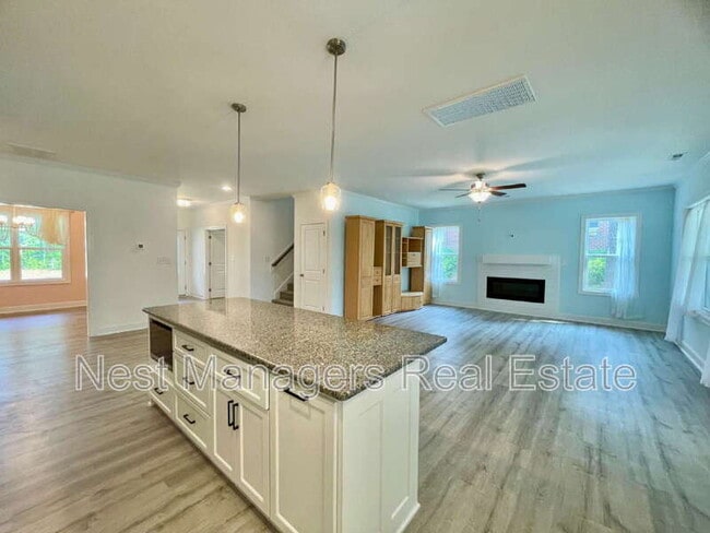 36 Micahs Way N in Spring Lake, NC - Foto de edificio - Building Photo