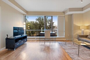 77 N Almaden Ave, Unit SI ID1045377P in San Jose, CA - Building Photo