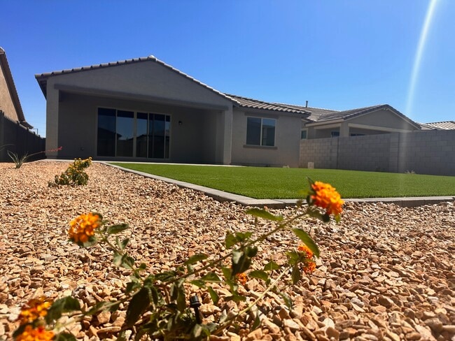 17282 W Larkspur Dr in Surprise, AZ - Building Photo - Building Photo