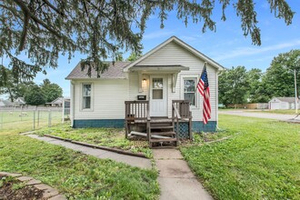 7624 N 28th Ave in Omaha, NE - Foto de edificio - Building Photo