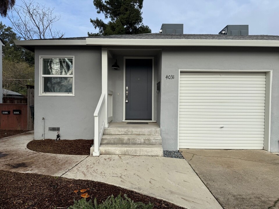 4031-4033 Miller Way in Sacramento, CA - Building Photo