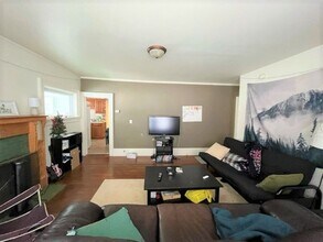 148 Newton St in Eau Claire, WI - Building Photo - Building Photo