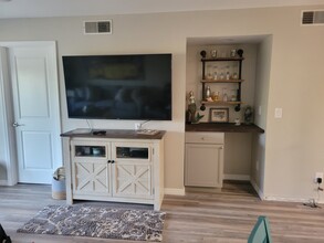 12150 Kelly Sands Way, Unit 610 in Ft. Myers, FL - Building Photo - Building Photo