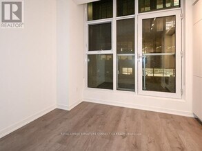 20-320 Richardson St in Toronto, ON - Building Photo - Building Photo