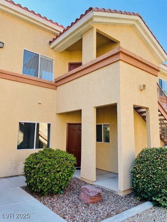 1050 E Cactus Ave in Las Vegas, NV - Foto de edificio - Building Photo