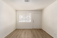 Maverick West Apartments in Glendale, AZ - Building Photo - Building Photo