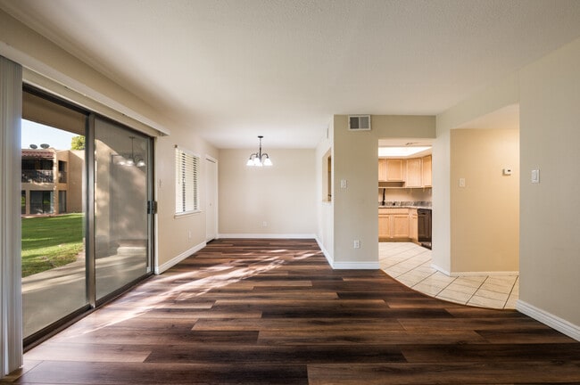 925 Country Club Dr SE in Rio Rancho, NM - Building Photo - Building Photo