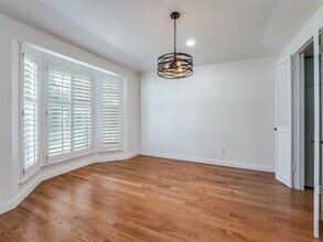 4304 Forest Bend Rd in Dallas, TX - Building Photo - Building Photo