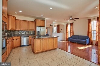 42649 Macauley Place in Ashburn, VA - Building Photo - Building Photo