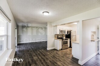 7801 SW 6th Ct in North Lauderdale, FL - Building Photo - Building Photo