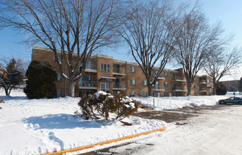 Continental Village Apartments in New Hope, MN - Building Photo - Building Photo