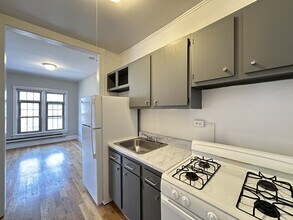 631 W Barry Ave in Chicago, IL - Building Photo - Building Photo