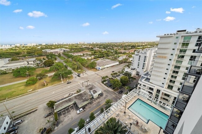 555 NE 8th St, Unit 1404 in Fort Lauderdale, FL - Building Photo - Building Photo