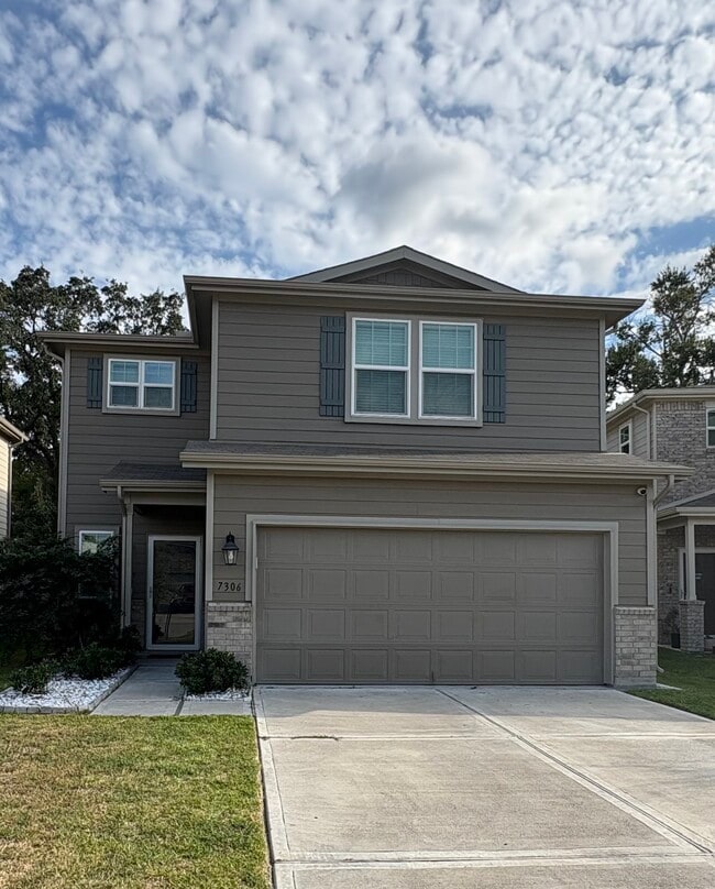 property at 7306 Madison Commons Ln