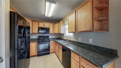 4023 Southern Trace Dr in College Station, TX - Building Photo - Building Photo