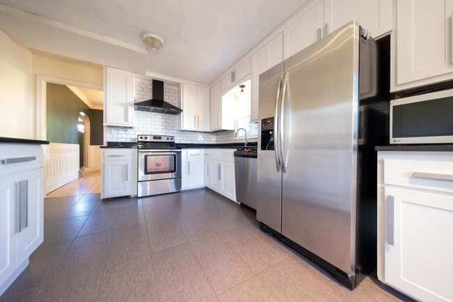 2019 19th Ave NE in Minneapolis, MN - Building Photo - Building Photo