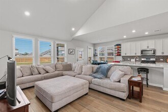 13104 Cerro Castellan Trace in Manor, TX - Building Photo - Building Photo