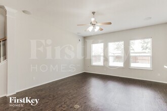 631 Magnolia Ln in Glenn Heights, TX - Foto de edificio - Building Photo