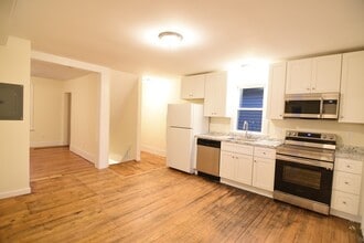 20 11th St in Montague, MA - Building Photo - Building Photo