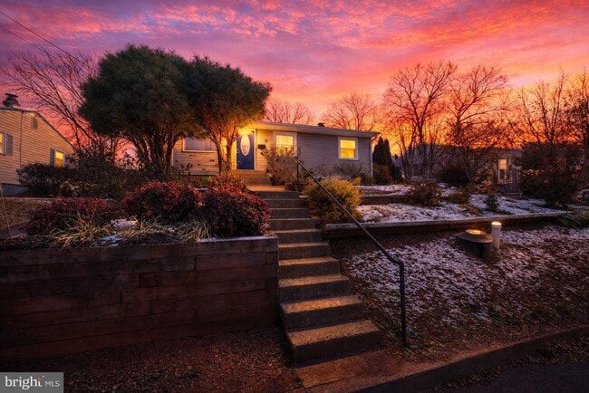 110 Alpine St in Manassas Park, VA - Building Photo - Building Photo