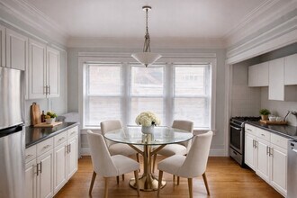 618 1/2 Sheridan Rd in Evanston, IL - Building Photo - Building Photo