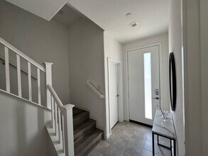 13031 Centre Dr in Garden Grove, CA - Foto de edificio - Building Photo