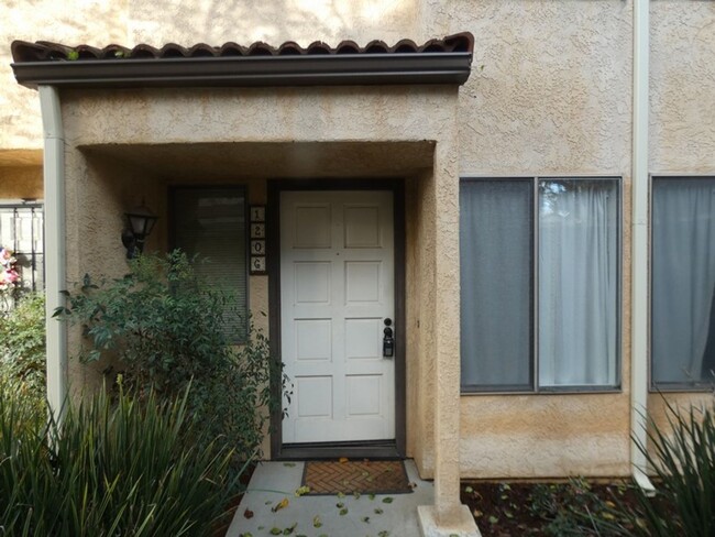 1206 Calle De Campo in Santa Maria, CA - Building Photo - Building Photo