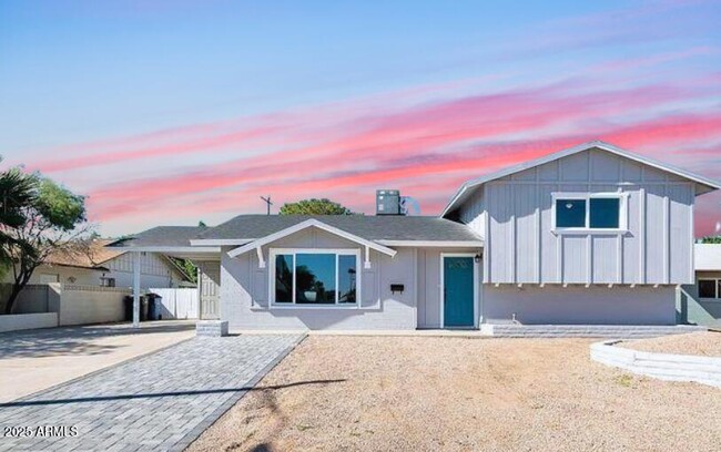 property at 4700 S Grandview Ave