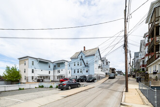 24-28 Paradis Ave in Woonsocket, RI - Building Photo - Building Photo