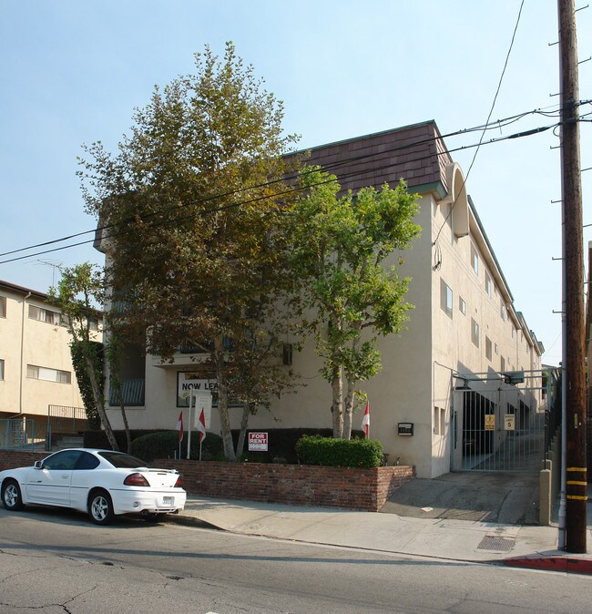 Centinela Apartments in Los Angeles, CA - Building Photo - Building Photo