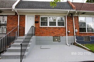 2442 Wainwright St in Camden, NJ - Building Photo