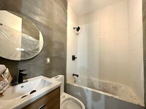 948 West Side Ave in Jersey City, NJ - Building Photo - Building Photo