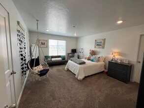 368 N Passage Ct, Unit Townhome in Saratoga Springs, UT - Foto de edificio - Building Photo