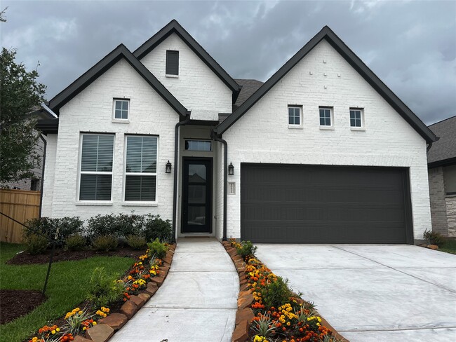 property at 10923 Cres Spg Dr