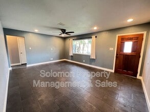 3931 Genine Dr in Oceanside, CA - Building Photo - Building Photo