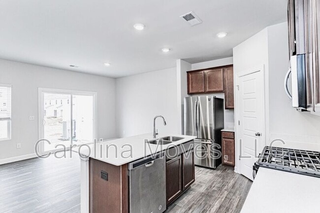 225 Telford Dr in Greenville, SC - Building Photo - Building Photo