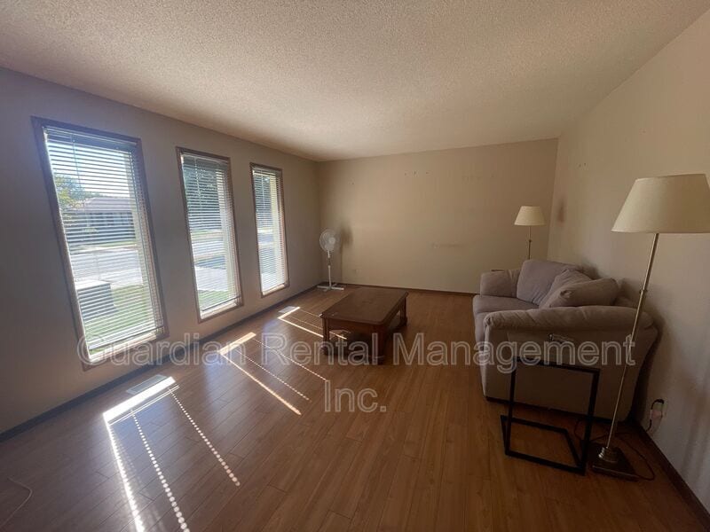 182 Seneca Crescent in Thunder Bay, ON - Building Photo