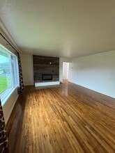 401 NW Tumlin Ave in Winston, OR - Building Photo - Building Photo