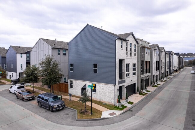 SoHo Square in Dallas, TX - Building Photo - Building Photo