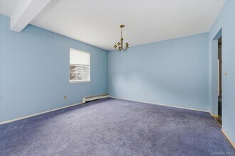 10 Park Manor Ct in Glen Cove, NY - Building Photo - Building Photo