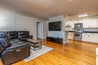 3501 Roswell Rd in Atlanta, GA - Building Photo - Building Photo