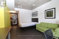 105-2105 Champagne Ave S in Ottawa, ON - Building Photo - Building Photo