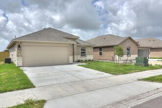 1269 Carnaby St in Corpus Christi, TX - Building Photo - Building Photo