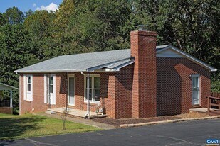 930 Claudius Ct in Crozet, VA - Building Photo