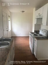 591 W Sherman St in Lebanon, OR - Building Photo - Building Photo