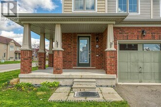 8485 Primrose Ln in Niagara Falls, ON - Building Photo - Building Photo