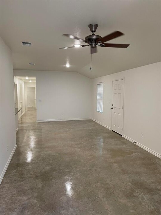 2313 A Zanoletti Ct in Temple, TX - Building Photo